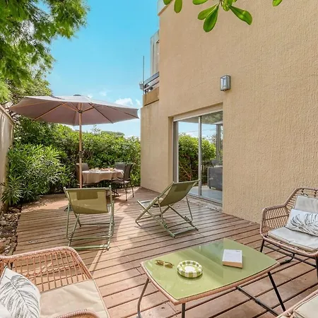 La Fossette , 4 Personnes, 5mn De La Plage, Wifi, Climatisation, Parking, Terrasse Sans Vis-a-vis Апартаменты *