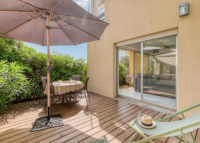 La Fossette , 4 Personnes, 5mn De La Plage, Wifi, Climatisation, Parking, Terrasse Sans Vis-a-vis *