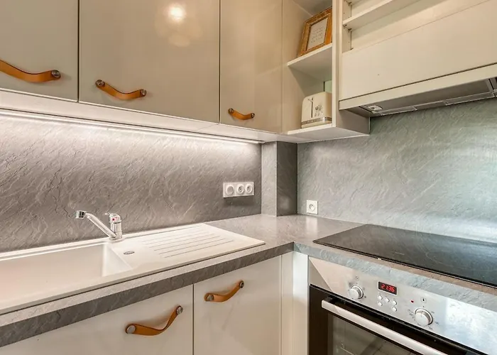 Apartman La Fossette , 4 Personnes, 5mn De La Plage, Wifi, Climatisation, Parking, Terrasse Sans Vis-a-vis